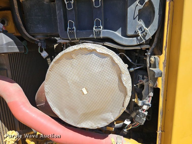 image for item FN5681 2011 Caterpillar D6T XL dozer