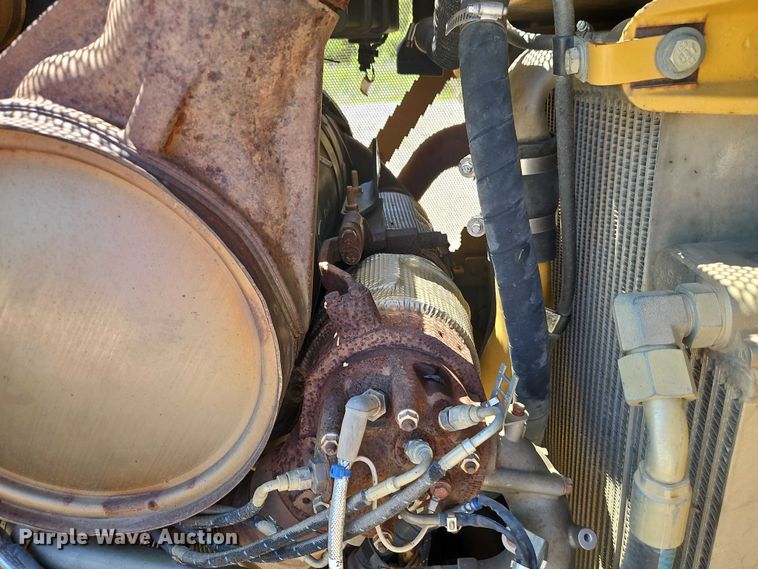 image for item FN5681 2011 Caterpillar D6T XL dozer