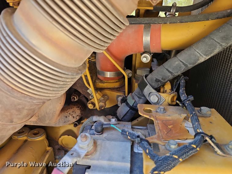 image for item FN5681 2011 Caterpillar D6T XL dozer