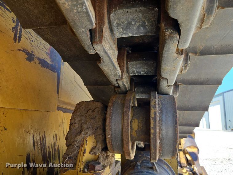 image for item FN5681 2011 Caterpillar D6T XL dozer