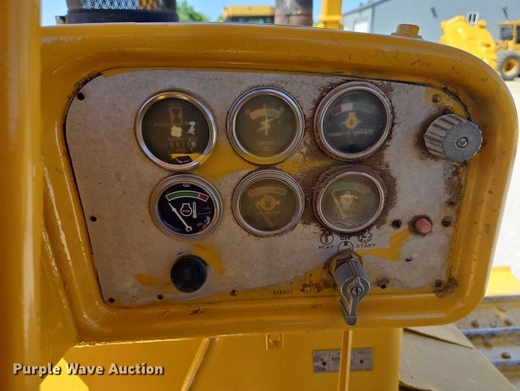 image for item FN5682 1978 Caterpillar D7G dozer