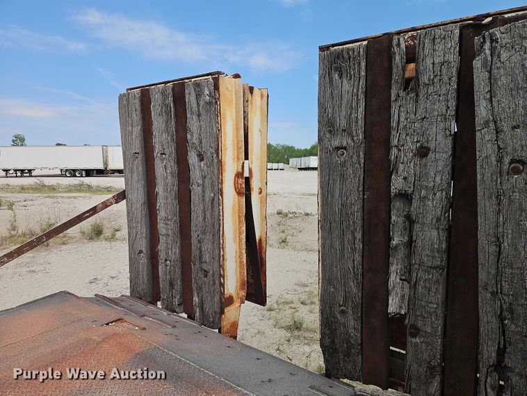image for item FN5683 1977 Fruehauf C-40L equipment trailer