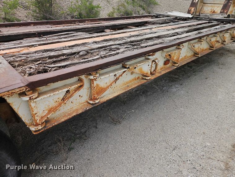 image for item FN5683 1977 Fruehauf C-40L equipment trailer