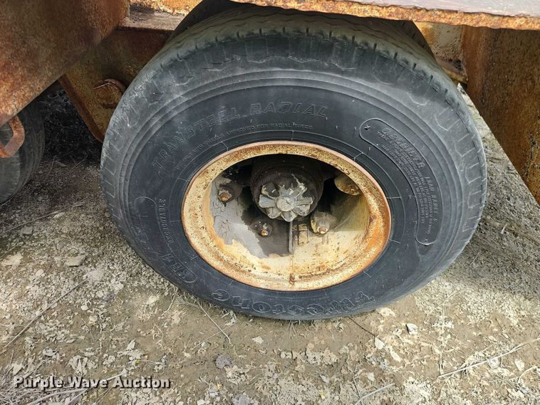 image for item FN5683 1977 Fruehauf C-40L equipment trailer