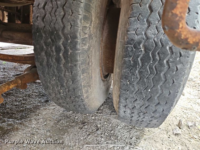 image for item FN5683 1977 Fruehauf C-40L equipment trailer