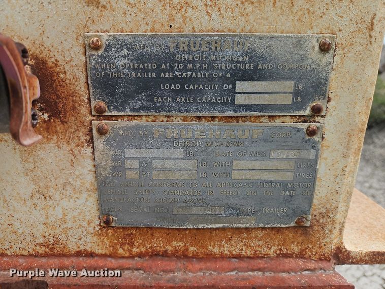 image for item FN5683 1977 Fruehauf C-40L equipment trailer