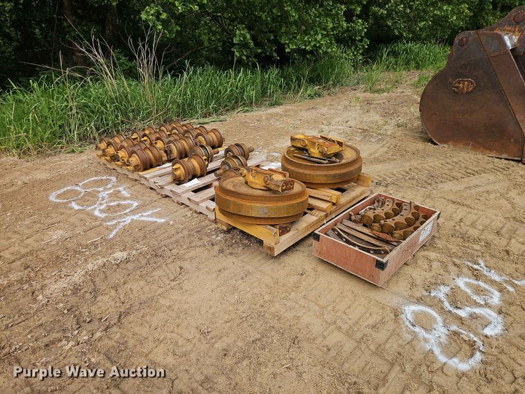 image for item FN5690 ITR Dozer parts