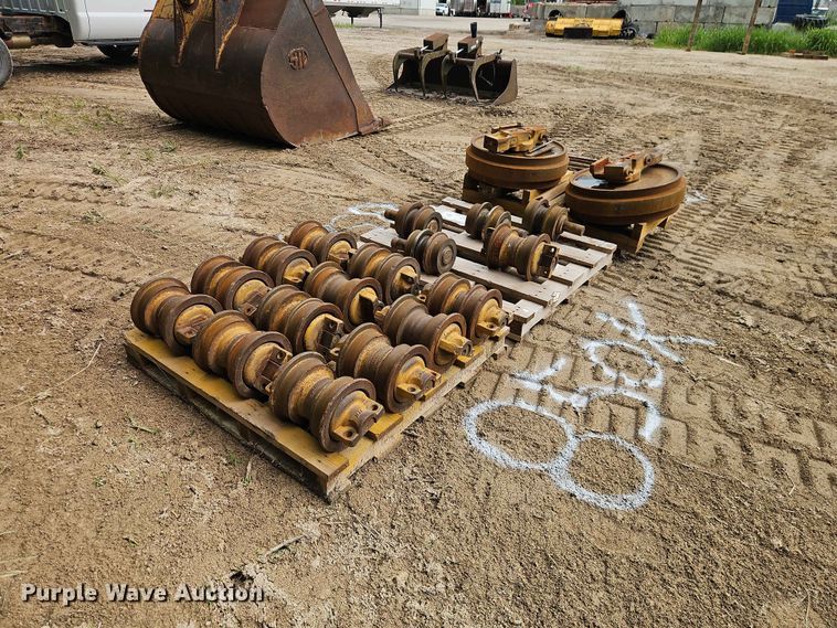 image for item FN5690 ITR Dozer parts
