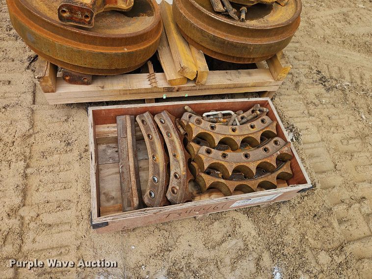 image for item FN5690 ITR Dozer parts