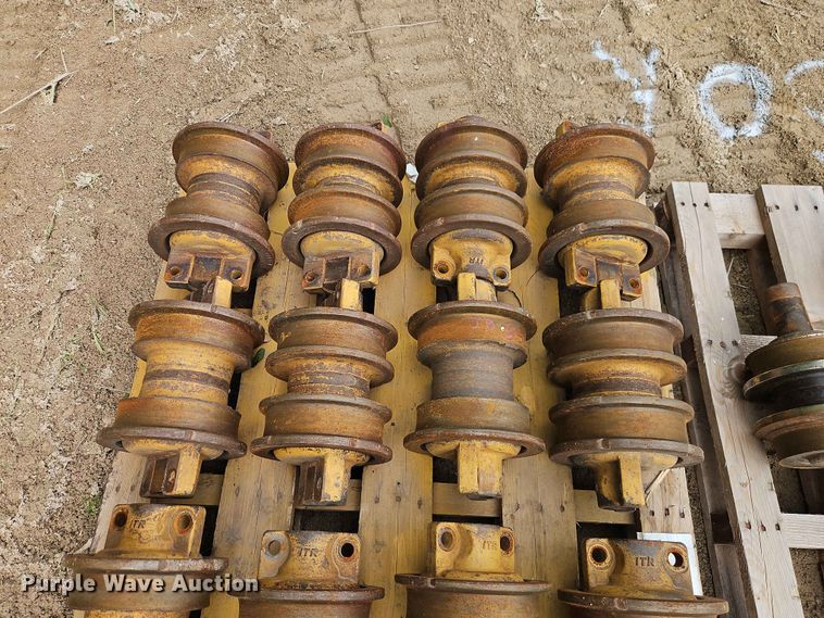 image for item FN5690 ITR Dozer parts