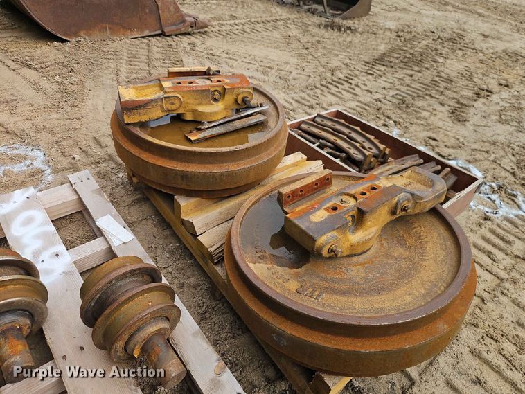 image for item FN5690 ITR Dozer parts