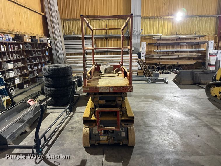 image for item GP9710 2015 Skyjack SJIII-3219 scissor lift