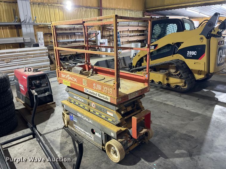 image for item GP9710 2015 Skyjack SJIII-3219 scissor lift
