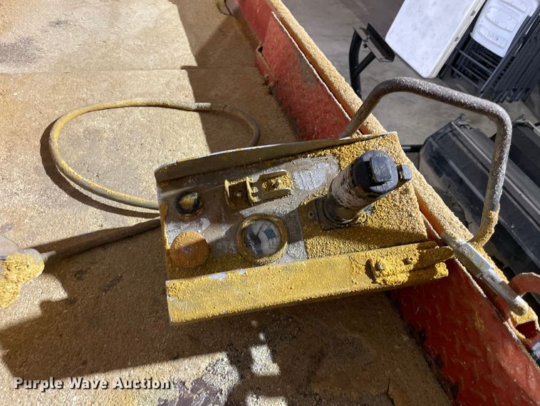 image for item GP9710 2015 Skyjack SJIII-3219 scissor lift