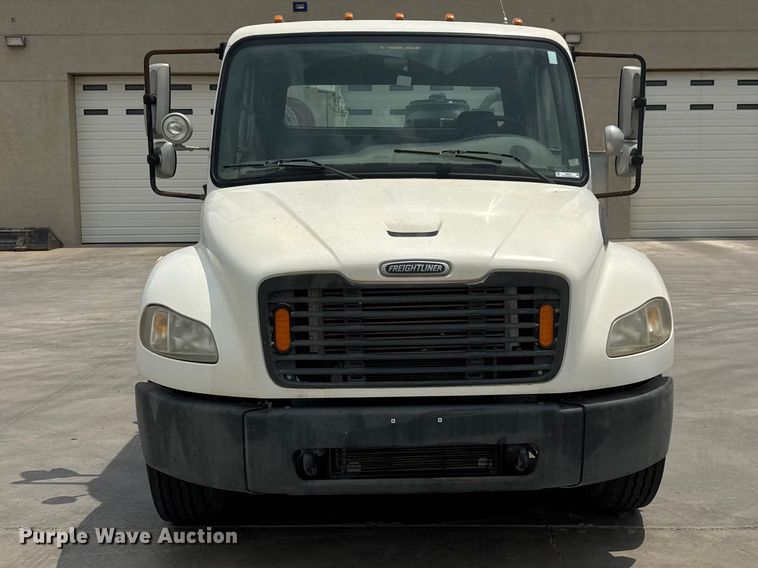image for item NA9313 2007 Freightliner Business Class M2 utility / service truck