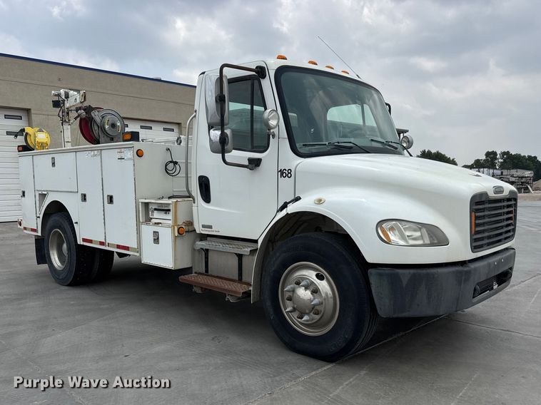 image for item NA9313 2007 Freightliner Business Class M2 utility / service truck