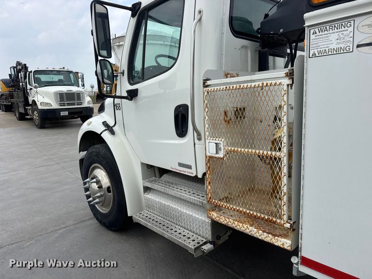 image for item NA9313 2007 Freightliner Business Class M2 utility / service truck