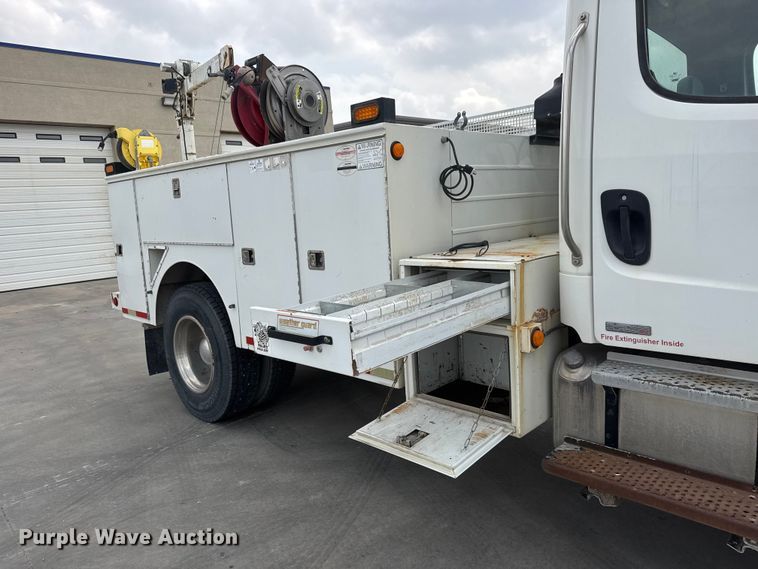 image for item NA9313 2007 Freightliner Business Class M2 utility / service truck