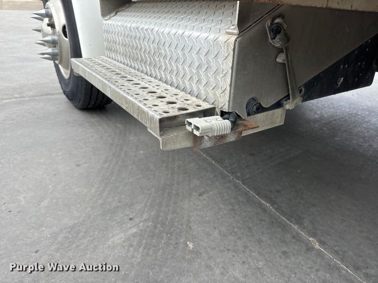 image for item NA9313 2007 Freightliner Business Class M2 utility / service truck