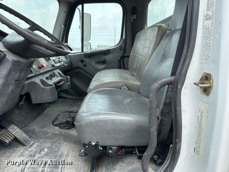 image for item NA9313 2007 Freightliner Business Class M2 utility / service truck