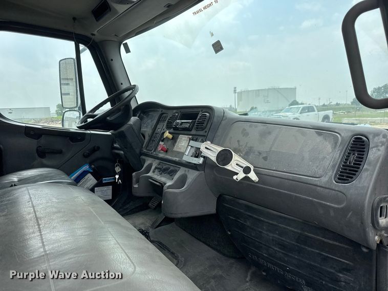 image for item NA9313 2007 Freightliner Business Class M2 utility / service truck