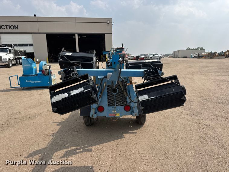 image for item NA9314 2006 Genie TML-4000N light plant