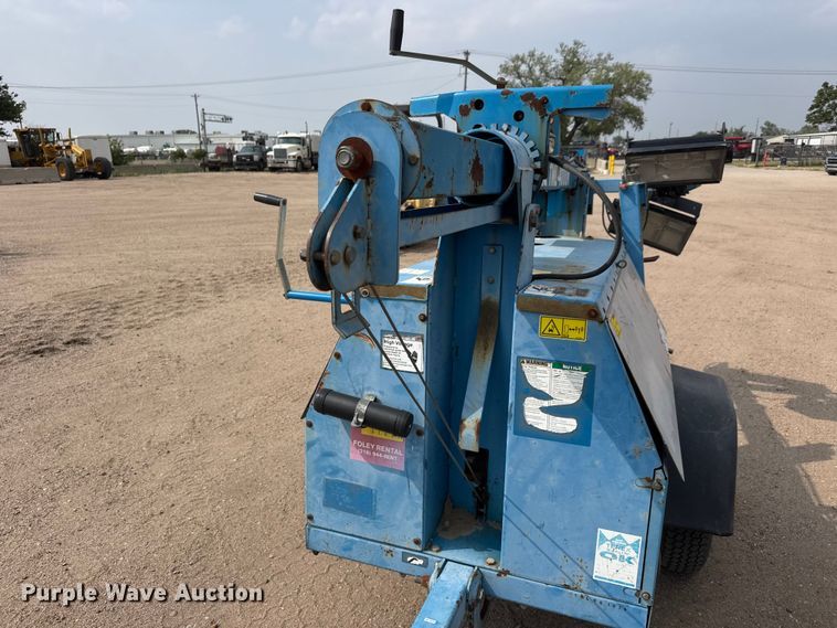 image for item NA9314 2006 Genie TML-4000N light plant