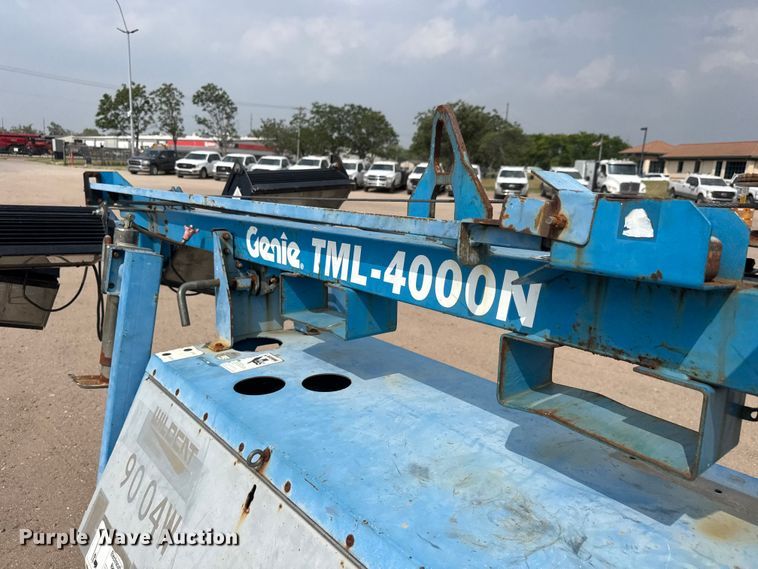 image for item NA9314 2006 Genie TML-4000N light plant