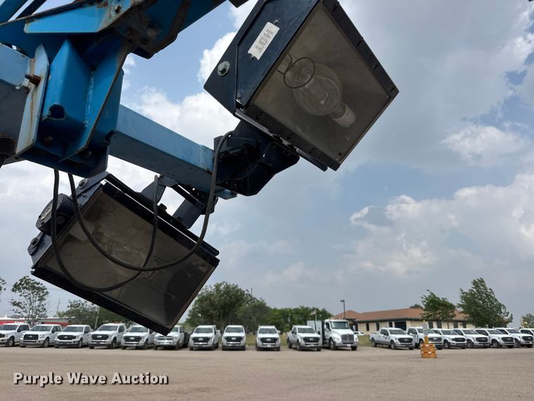 image for item NA9314 2006 Genie TML-4000N light plant