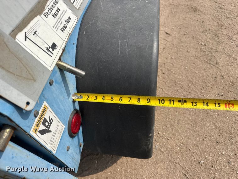 image for item NA9314 2006 Genie TML-4000N light plant
