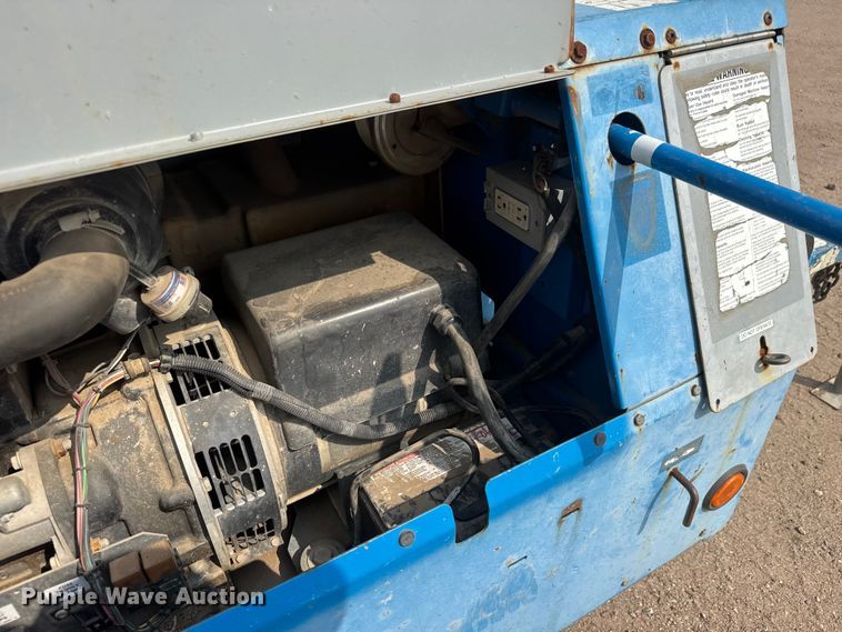 image for item NA9314 2006 Genie TML-4000N light plant