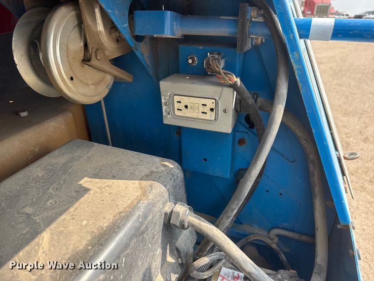 image for item NA9314 2006 Genie TML-4000N light plant