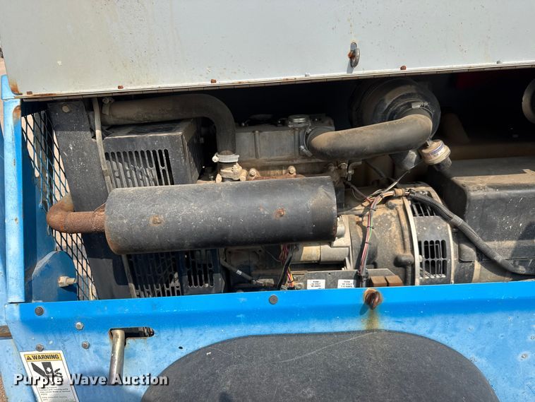 image for item NA9314 2006 Genie TML-4000N light plant