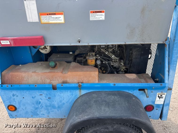 image for item NA9314 2006 Genie TML-4000N light plant