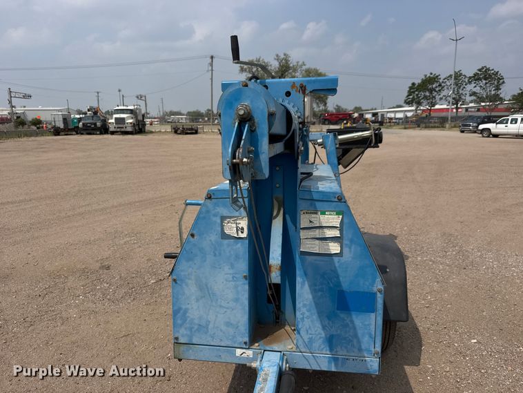 image for item NA9315 2007 Genie TML-4000N light plant