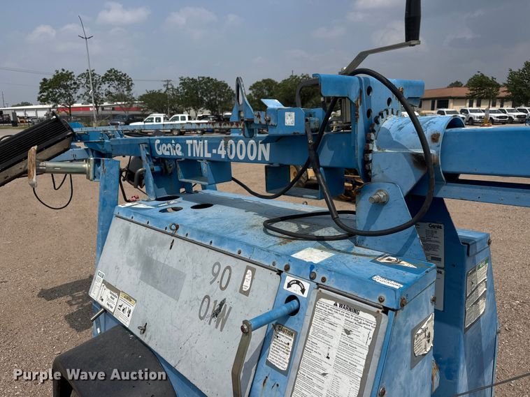 image for item NA9315 2007 Genie TML-4000N light plant