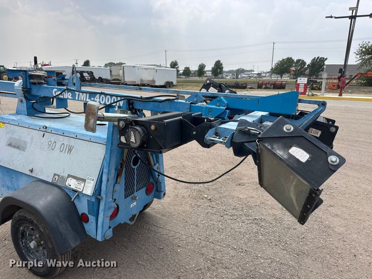 image for item NA9315 2007 Genie TML-4000N light plant