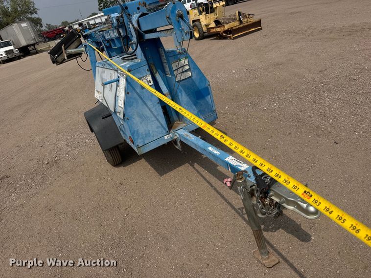image for item NA9315 2007 Genie TML-4000N light plant