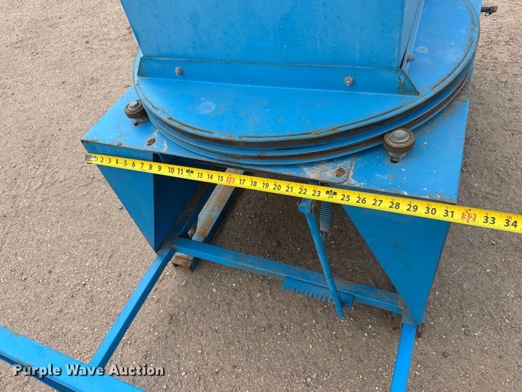image for item NA9317 Goossen bale chopper