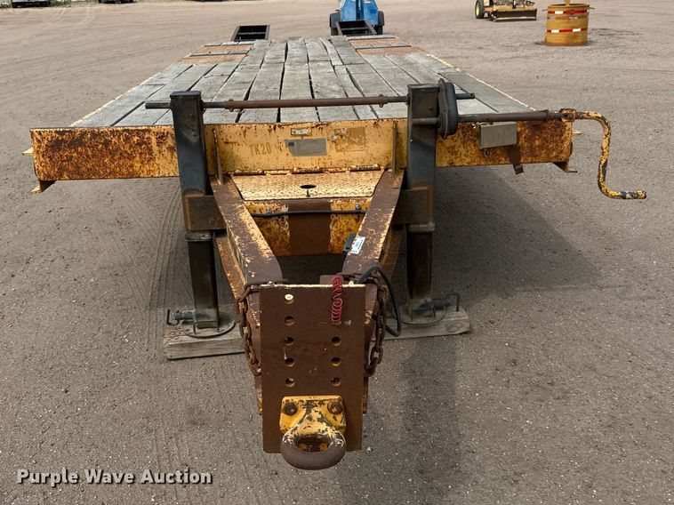 image for item NA9318 2002 Trail King TK20LP-2500 equipment trailer