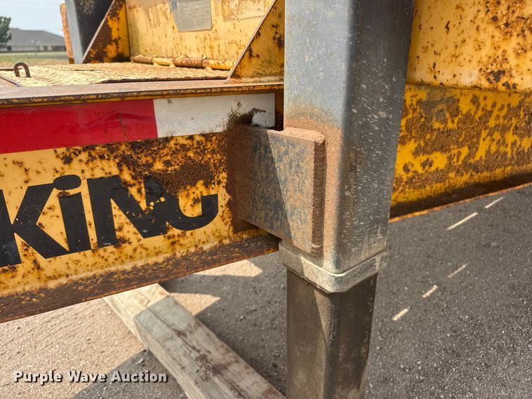 image for item NA9318 2002 Trail King TK20LP-2500 equipment trailer