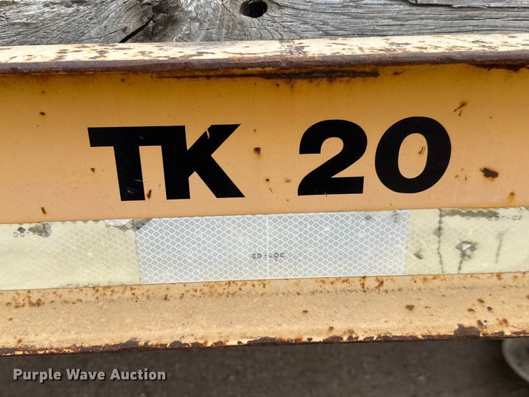 image for item NA9318 2002 Trail King TK20LP-2500 equipment trailer