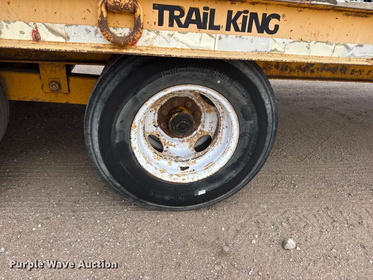 image for item NA9318 2002 Trail King TK20LP-2500 equipment trailer