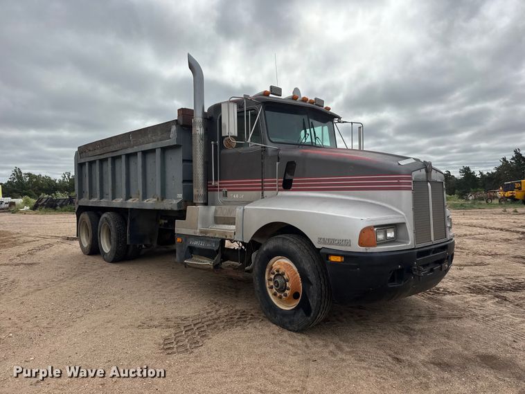 image for item NA9320 1987 Kenworth T600A dump truck