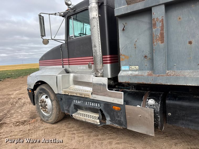 image for item NA9320 1987 Kenworth T600A dump truck