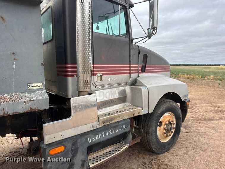 image for item NA9320 1987 Kenworth T600A dump truck