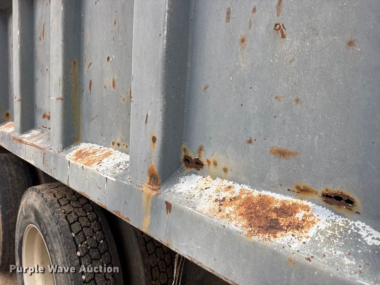 image for item NA9320 1987 Kenworth T600A dump truck