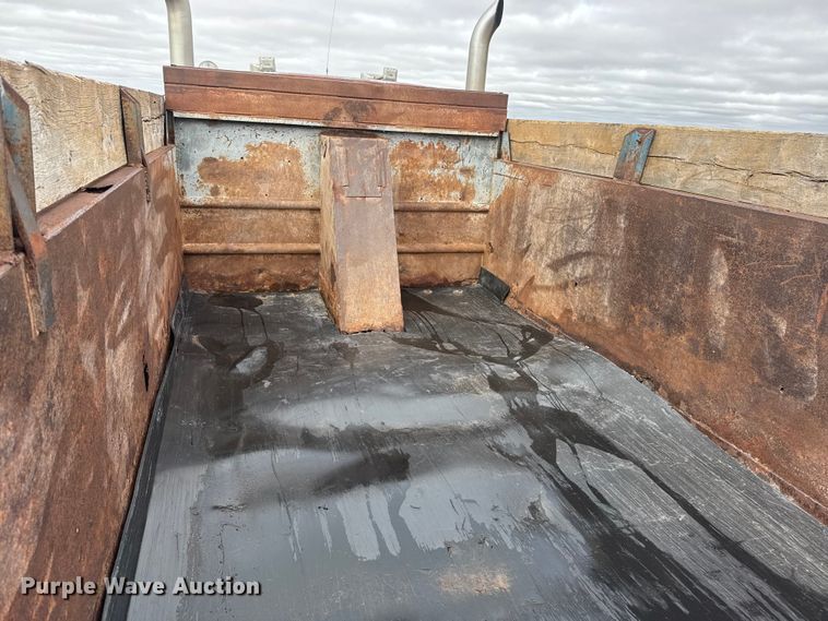 image for item NA9320 1987 Kenworth T600A dump truck