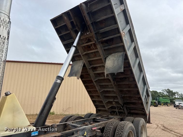 image for item NA9320 1987 Kenworth T600A dump truck
