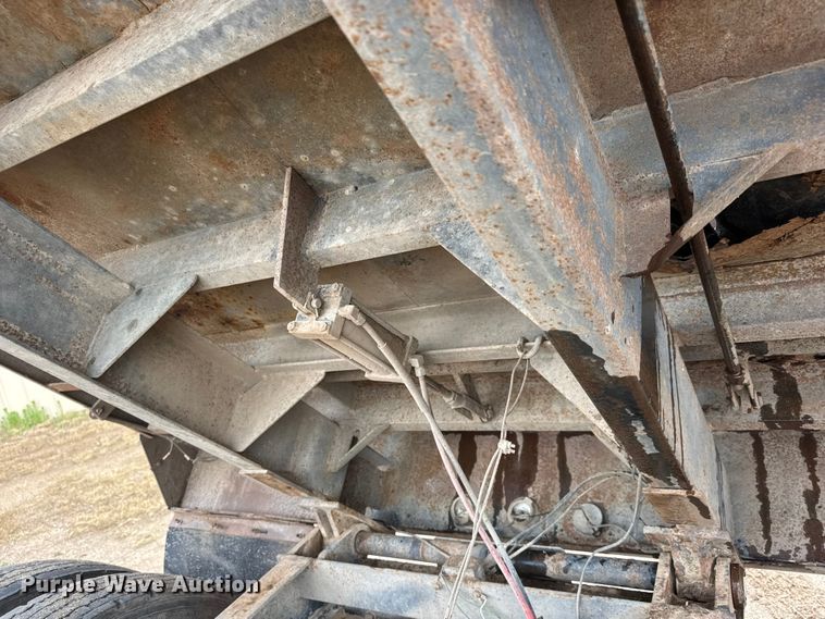 image for item NA9320 1987 Kenworth T600A dump truck